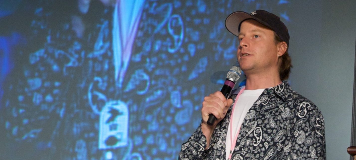 Сценарист Лазло Джонс покинул Rockstar после 19 лет работы