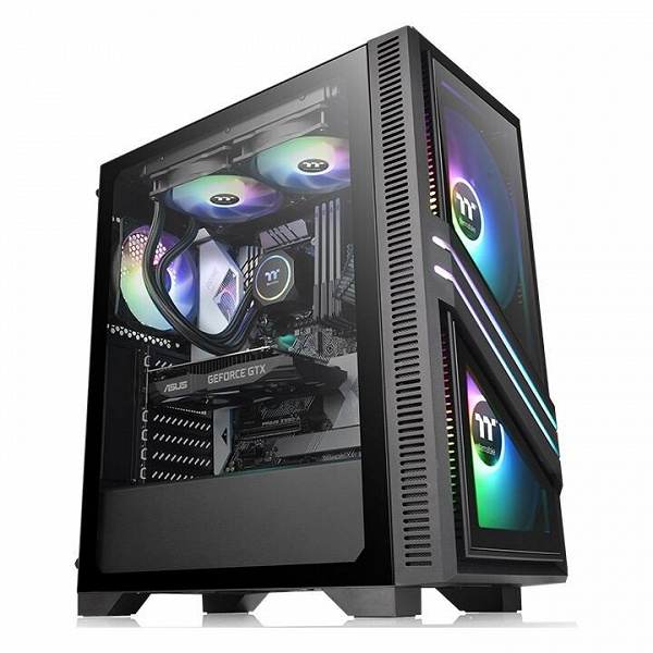 Передняя и боковая панели корпуса Thermaltake Versa T35 TG изготовлены из закаленного стекла