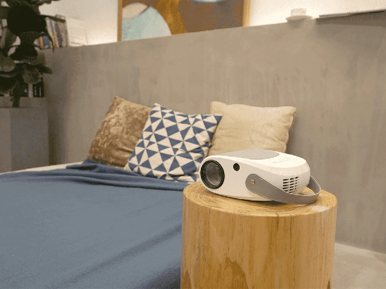 Возможно, самый интересный 100-долларовый проектор. Отличные характеристики в крошечном корпусе