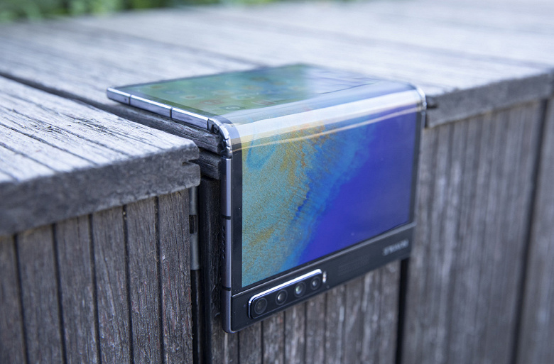 Конкурент Samsung Gаlаxy Z Fold2 и Huawei Mate X. Первые фотографии Royole FlexPai 2