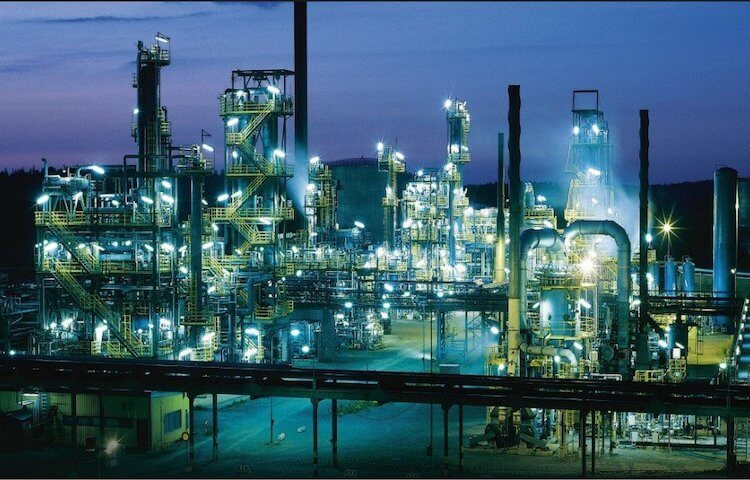 Если хакеры могут остановить завод Tesla, то как они могут навредить нам?