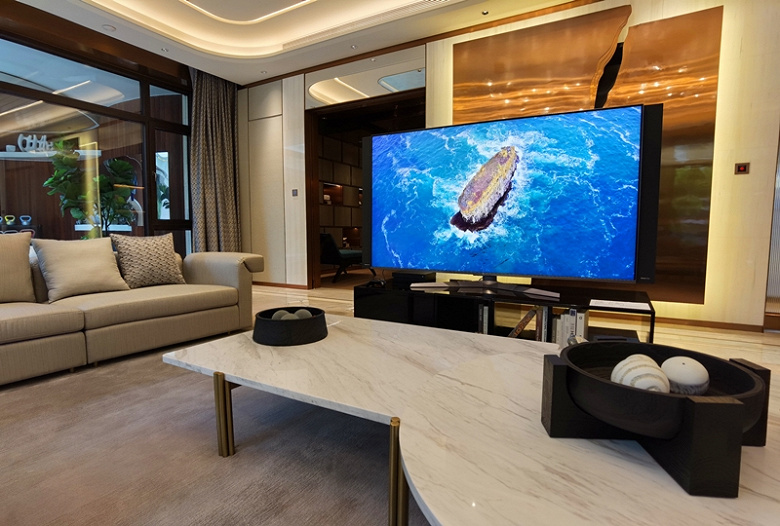 Выдвижная аудиосистема, 15360 светодиодов и «загадочный» процессор Novatek. Все подробности о 82-дюймовом телевизоре Xiaomi Mi TV LUX Pro 82