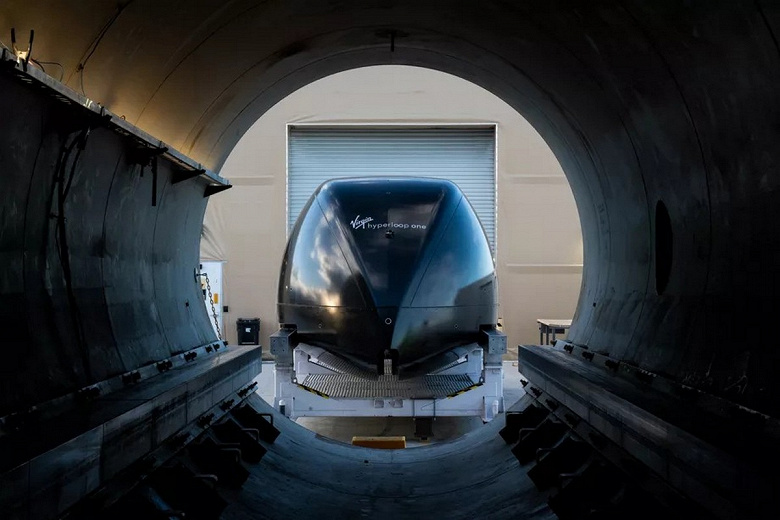 Идея Hyperloop ещё жива. Компания Virgin Hyperloop выбрала, где будет строить свой цент стоимостью полмиллиарда долларов