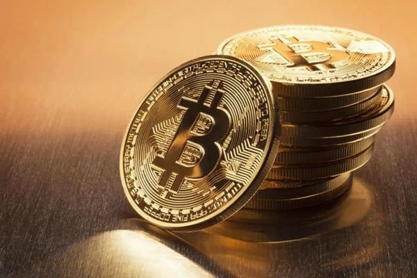 Bitcoin штурмует новые высоты. За 1 BTC дают уже $17 700