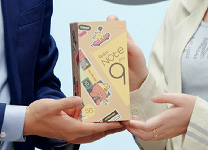 Первое живое фото Redmi Note 9 Pro во включённом состоянии