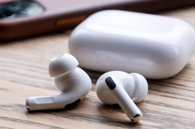 Apple отзывает «малый процент» наушников AirPods Pro