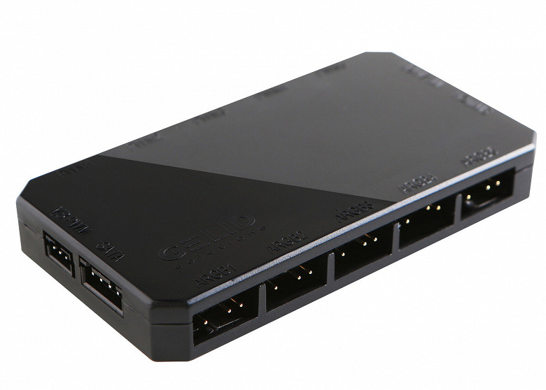 Контроллер подсветки Gelid Amber5 комплектуется радиочастотным пультом ДУ