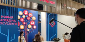 В Москве открыли центр госуслуг с человекоподобными роботами-консультантами, способными воспроизводить более 600 вариантов микромимики