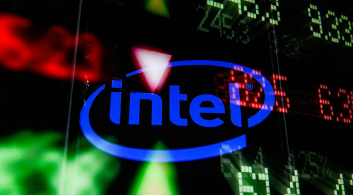 Акции Intel упали в цене после появления слухов о намерении Microsoft перейти на собственные серверные процессоры