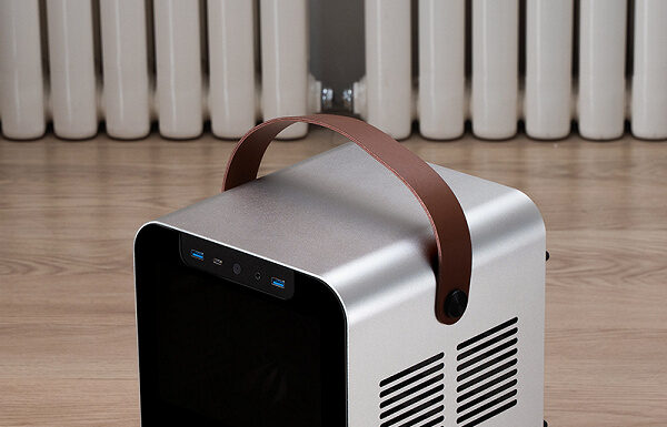 Корпус Jonsbo BO 100, рассчитанный на платы типоразмера mini-ITX, выделяется уникальной ручкой