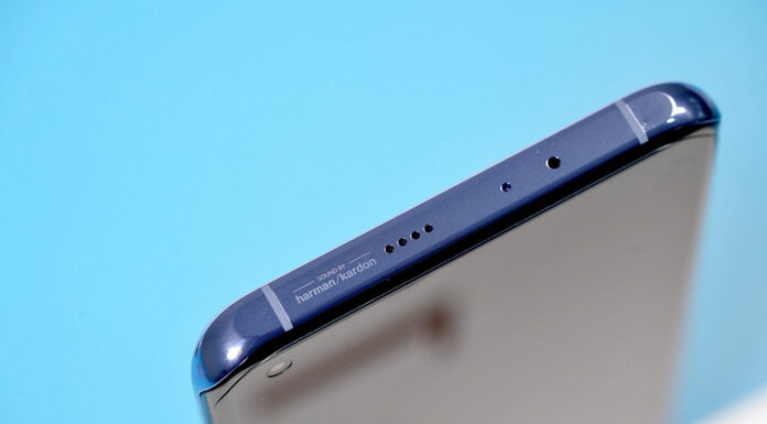 Xiaomi Mi 11 в деталях. Фотографии смартфона, зарядного устройства и чехла