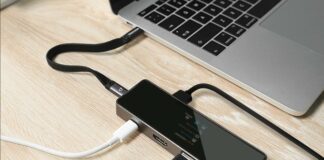 Концентратор Smart Dock для MacBook и iPad оснащен дисплеем