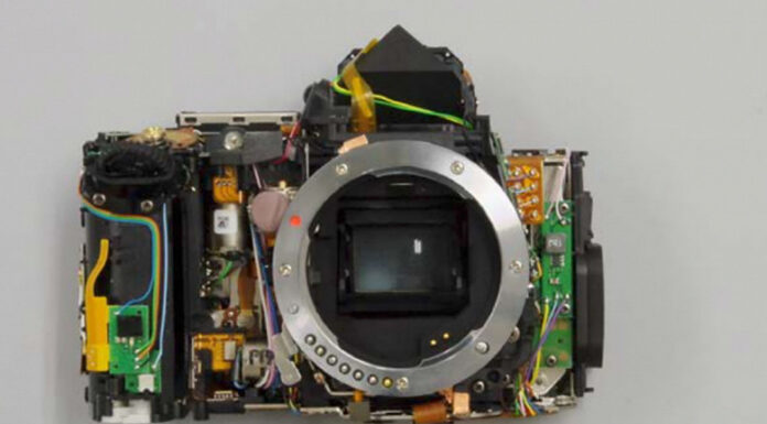 Фотогалерея дня: внутреннее устройство зеркальной камеры Pentax K-3 III