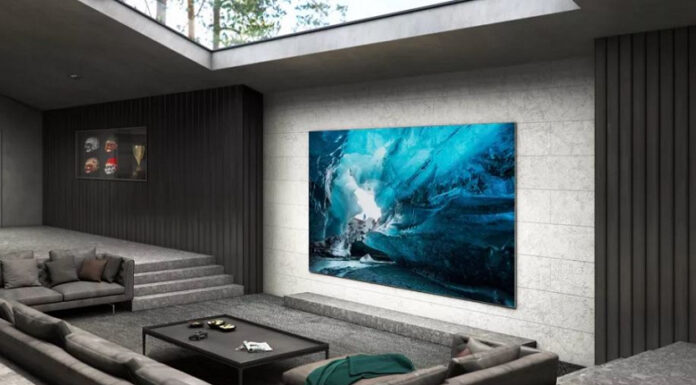 Samsung балует покупателей нового телевизора MicroLED роскошными подарками