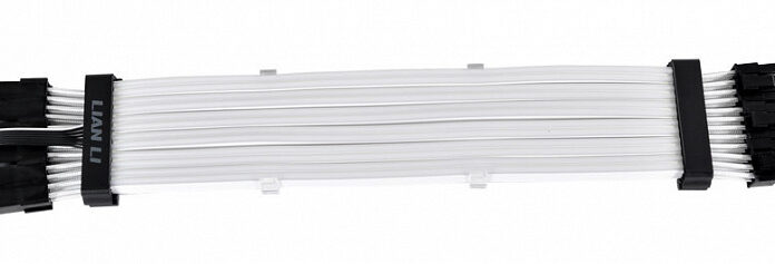 Кабель Lian Li Strimer Plus Triple 8 Pin, украшенный 162 светодиодами, стоит 60 долларов