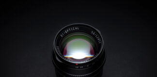 Объектив TTartisan 50mm f/1.2 предназначен для беззеркальных камер