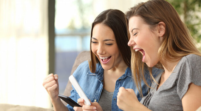 Давно ожидаемое новшество мобильного Chrome. Google запустил поддержку голосового ввода Google Assistant