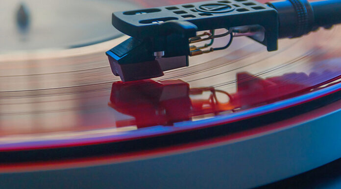 Продажи грампластинок в Великобритании растут 13 лет подряд