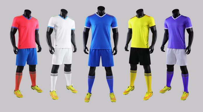 Из каких материалов должна быть футбольная форма