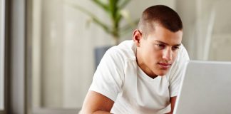 Какие разделы имеются на сайте XZoid, посвященном играм