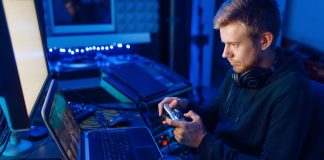 Почему игра The Last of Us Part 1 Remake вызвала противоречивый отклик со стороны геймеров