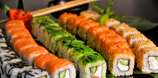 Доставка роллов в Новосибирске