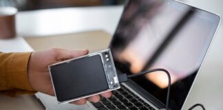 Блоки питания для ноутбуков: на что обратить внимание при покупке