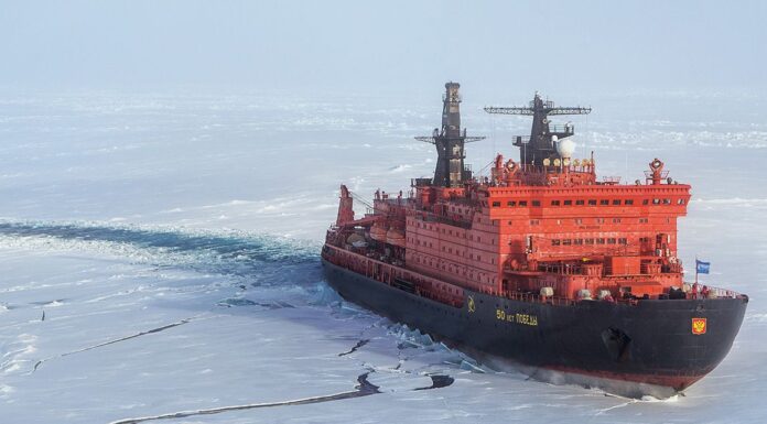 Туризм в Арктике: какие природные объекты не оставить без внимания