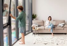 Пластиковые двери: особенности, достоинства и стоимость