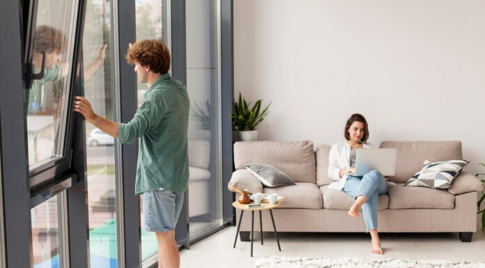 Пластиковые двери: особенности, достоинства и стоимость