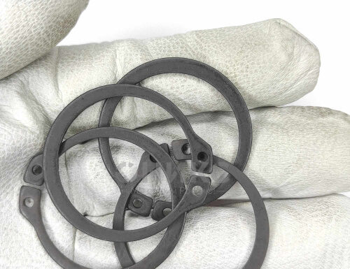 Стопорные кольца с замком и без: плюсы и недостатки