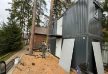 Защита от вандализма и краж: как выбрать безопасную металлическую бытовку для стройплощадки?