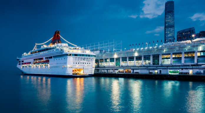 Речные круизы: плюсы и особенности водного туризма