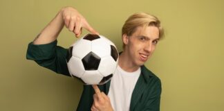 Лучшие вингеры Эредивизи для старта в FIFA 24